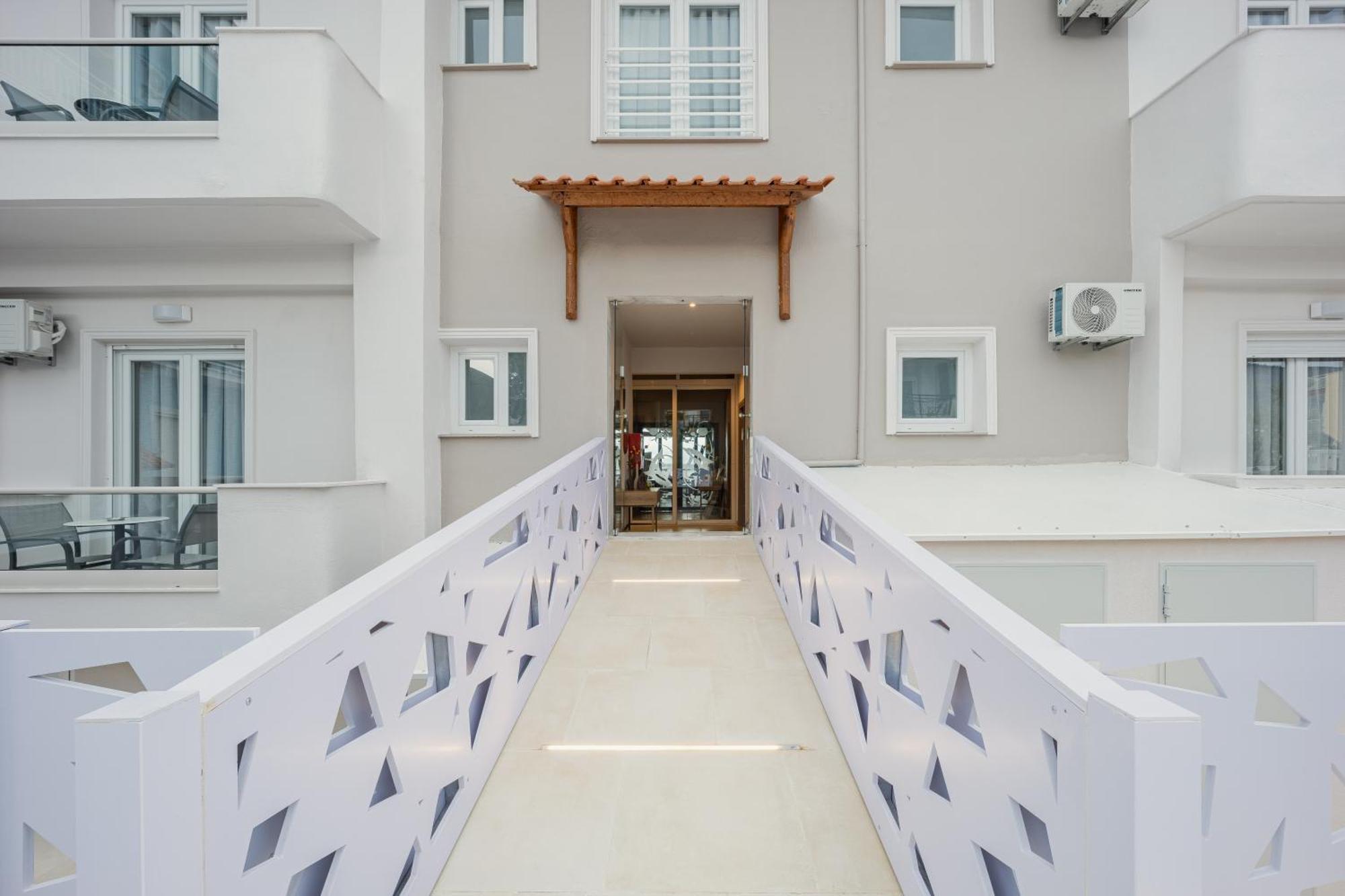 Anna Beach Suites Limenaria  Buitenkant foto