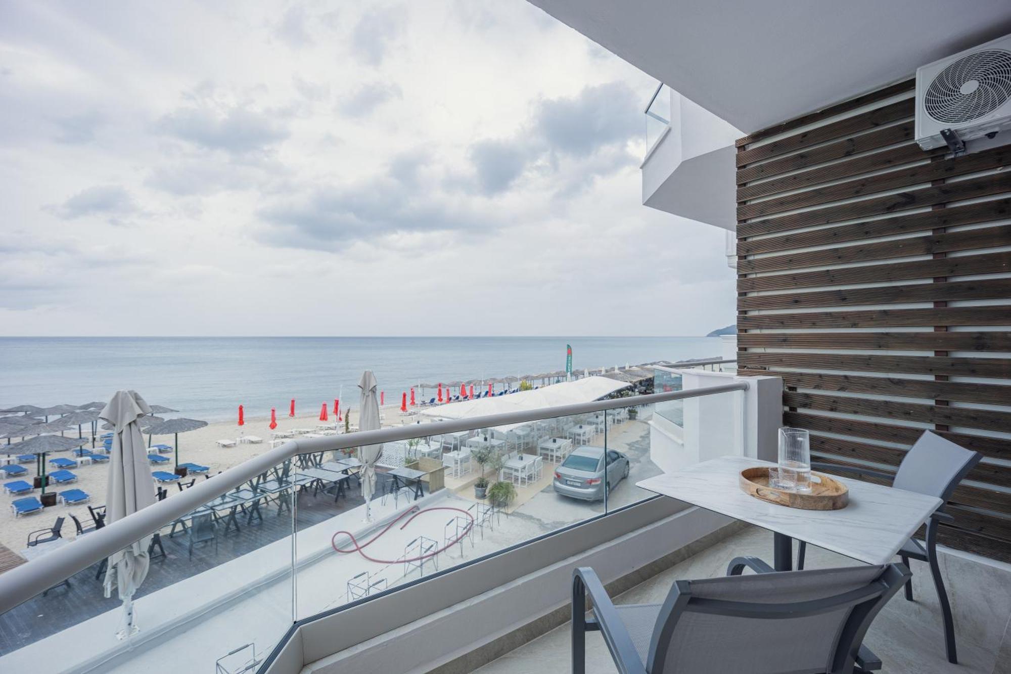 Anna Beach Suites Limenaria  Buitenkant foto