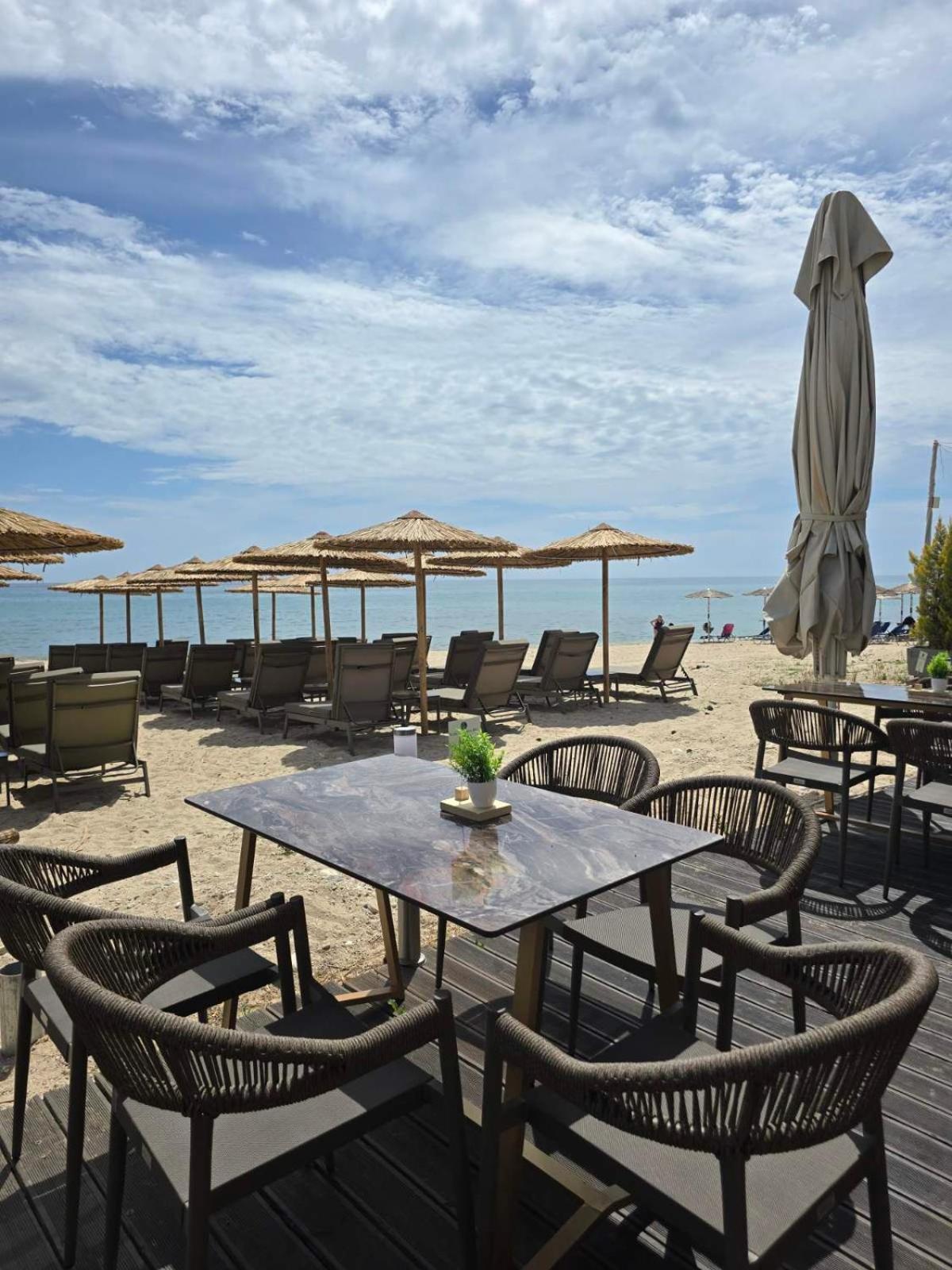 Anna Beach Suites Limenaria  Buitenkant foto